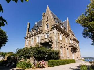 Chateau Des Deux Rives